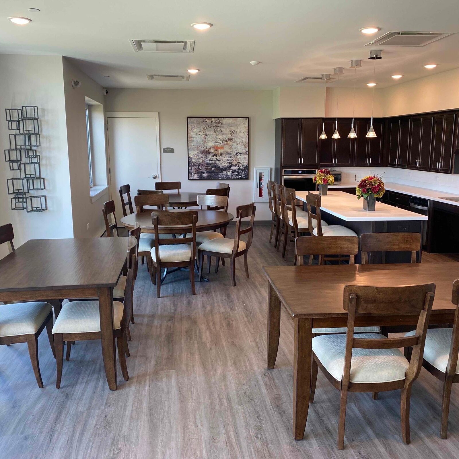 A9EC1F3F-3CB9-418A-813D-BE3A19D0E472_cS-square-90372ef1be169df35804d410988b3948-d1w407tq8jm3