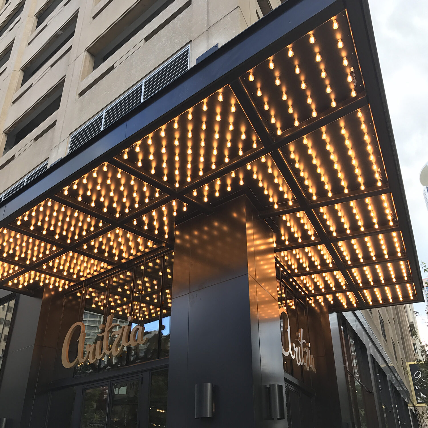 imgi_83_Aritzia-Chicago-Exterior